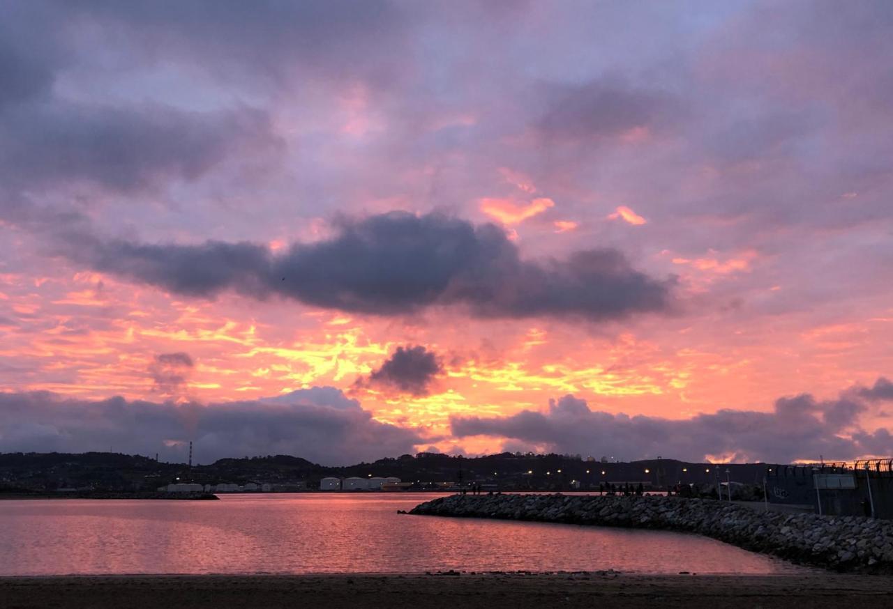 Alojamientos Muelle De ヒホン エクステリア 写真