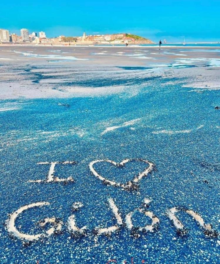 Alojamientos Muelle De ヒホン エクステリア 写真